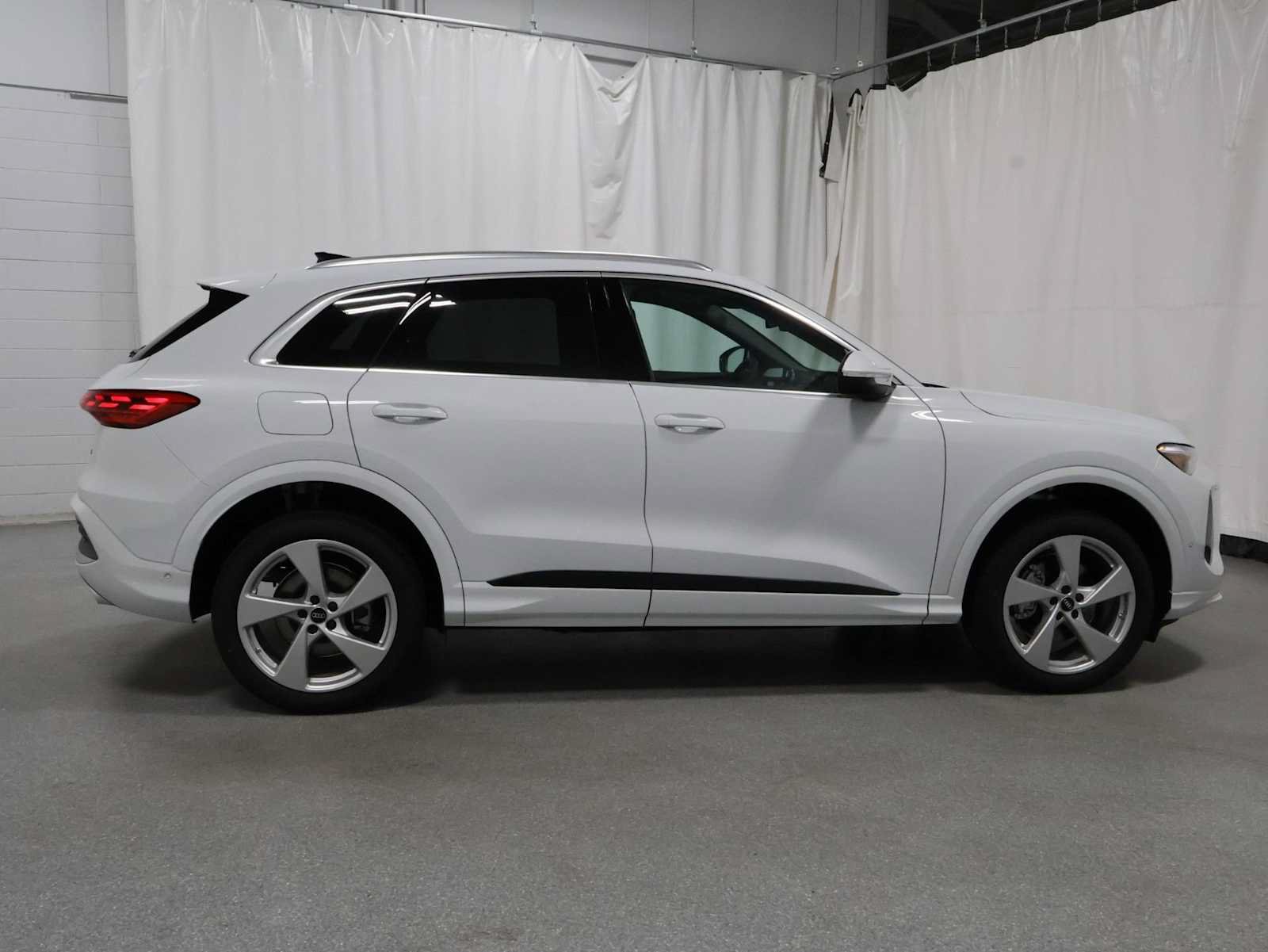 New 2026 Audi Q5 Premium AWD/4WD image 10