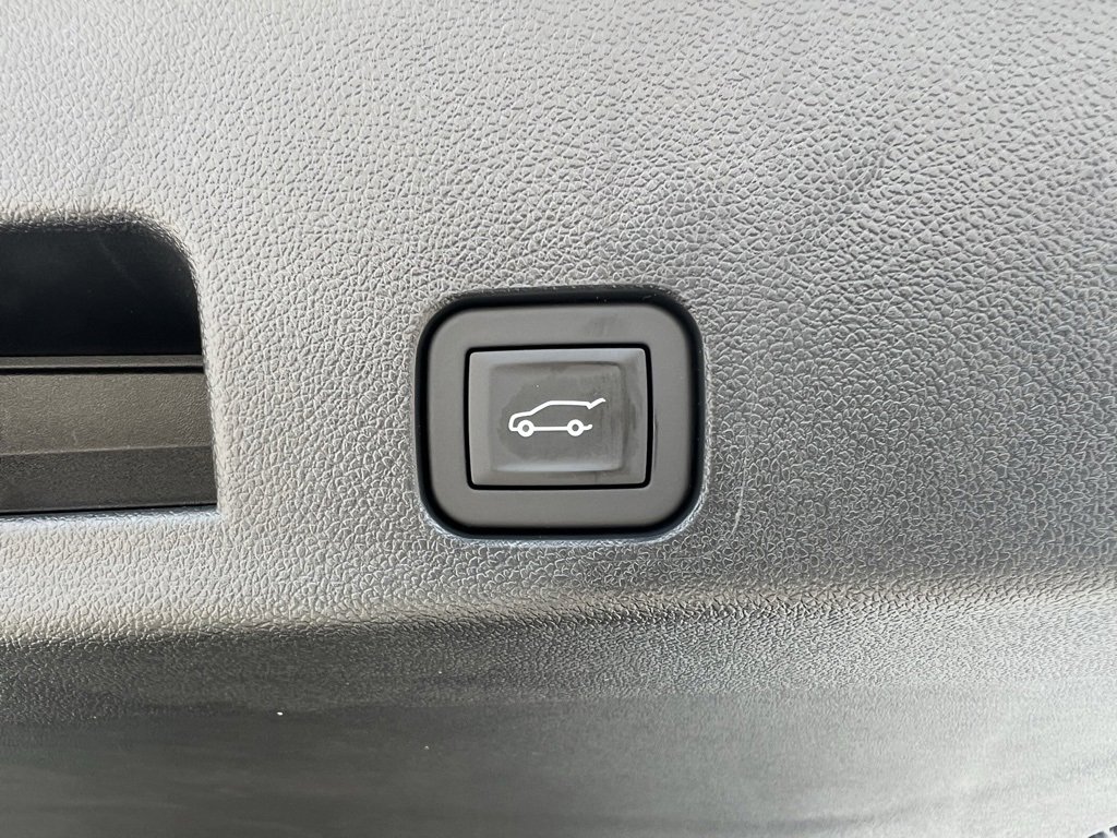 New 2025 Chevrolet Traverse LT image 35