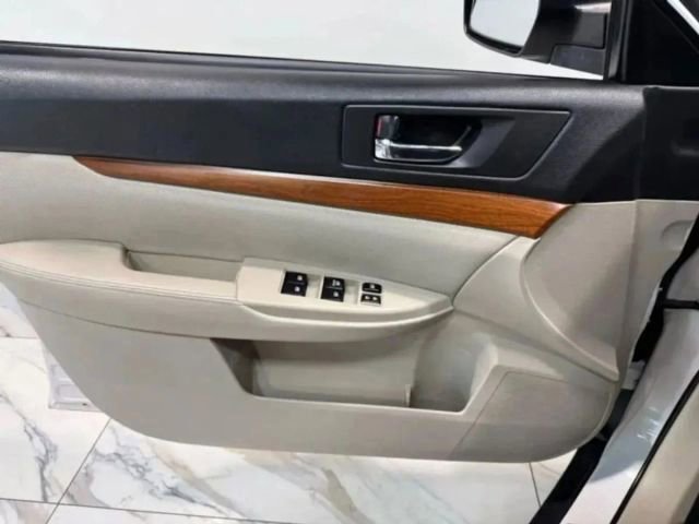 Used 2013 Subaru Outback 2.5i Limited w/ Moonroof Pkg image 11