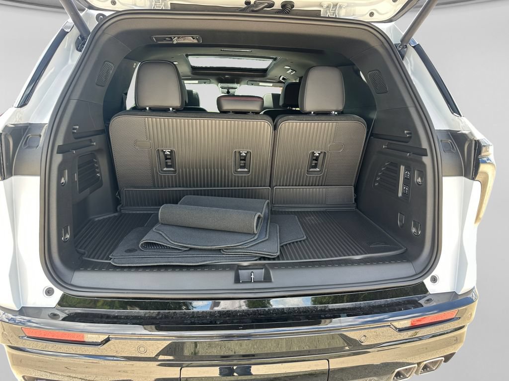 New 2026 Chevrolet Traverse RS w/ LPO, Floor Liner Package AWD/4WD image 38