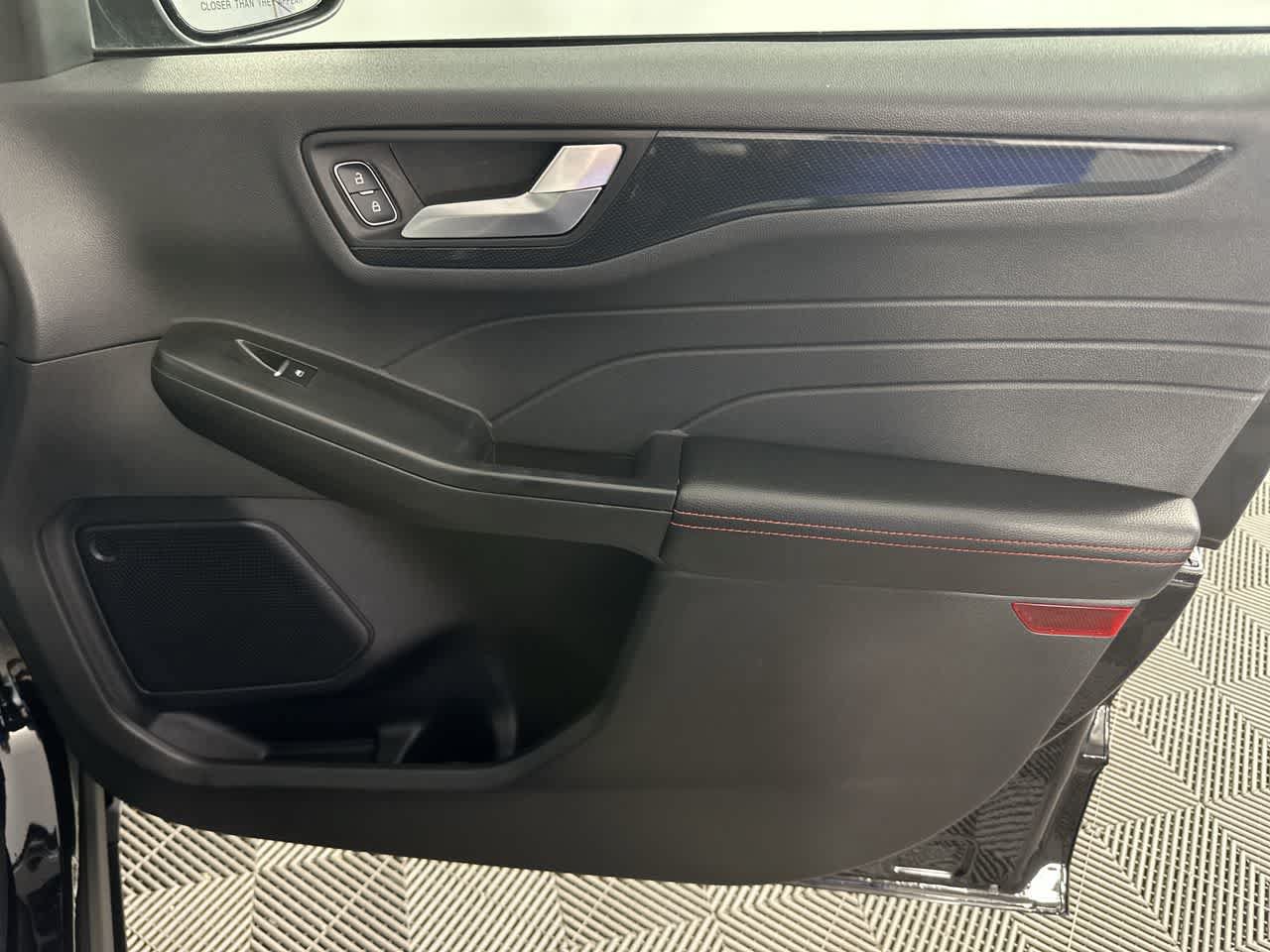 Used 2025 Ford Escape ST-Line FWD image 22