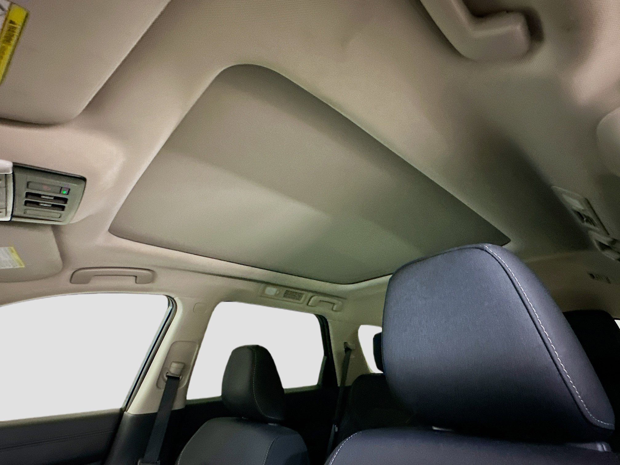 Used 2023 Nissan Pathfinder SV w/ SV Premium Package image 26