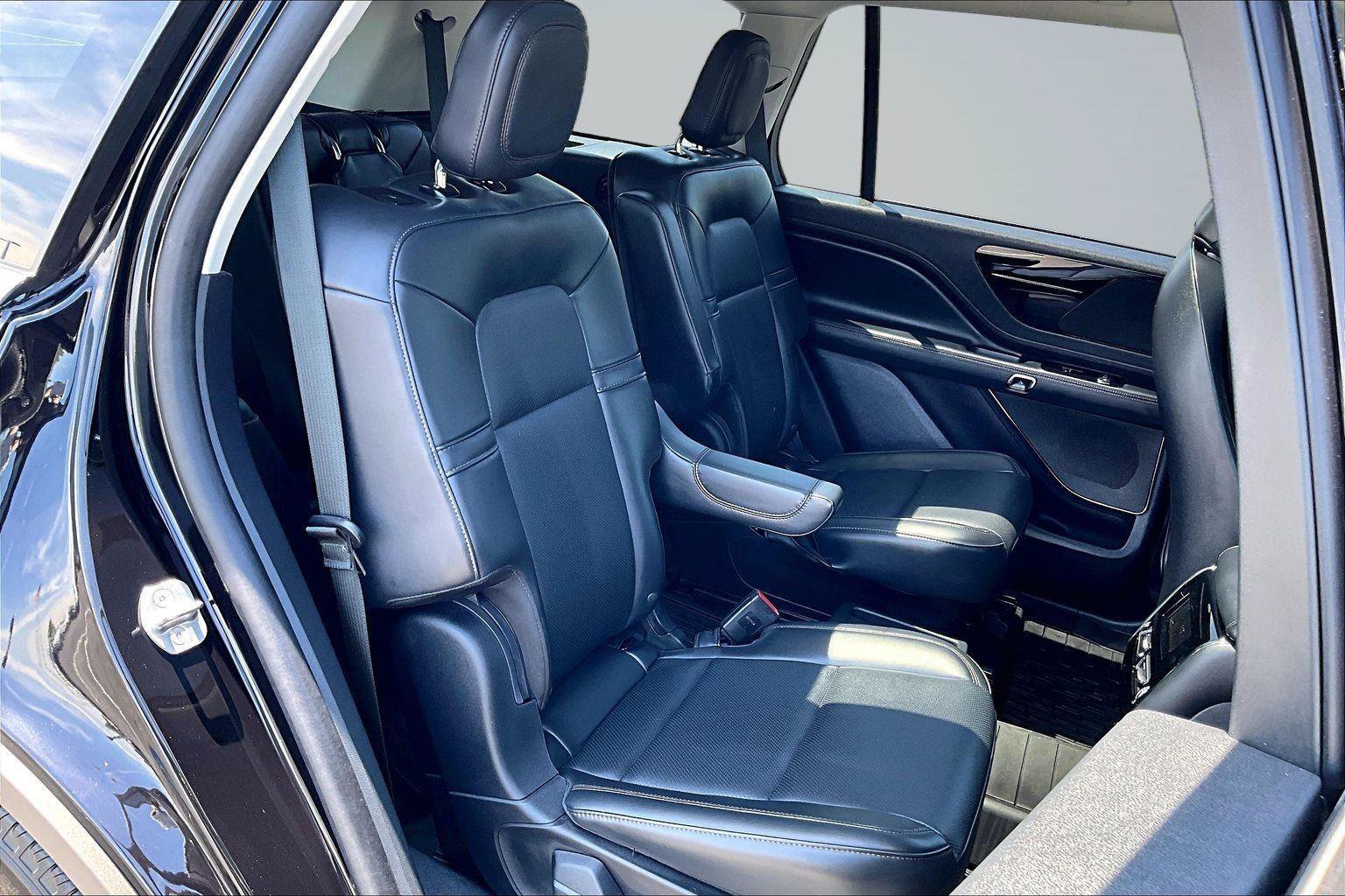 Used 2025 Lincoln Aviator AWD image 28