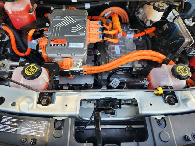 Used 2023 Chevrolet Bolt LT w/ Infotainment Package FWD image 33