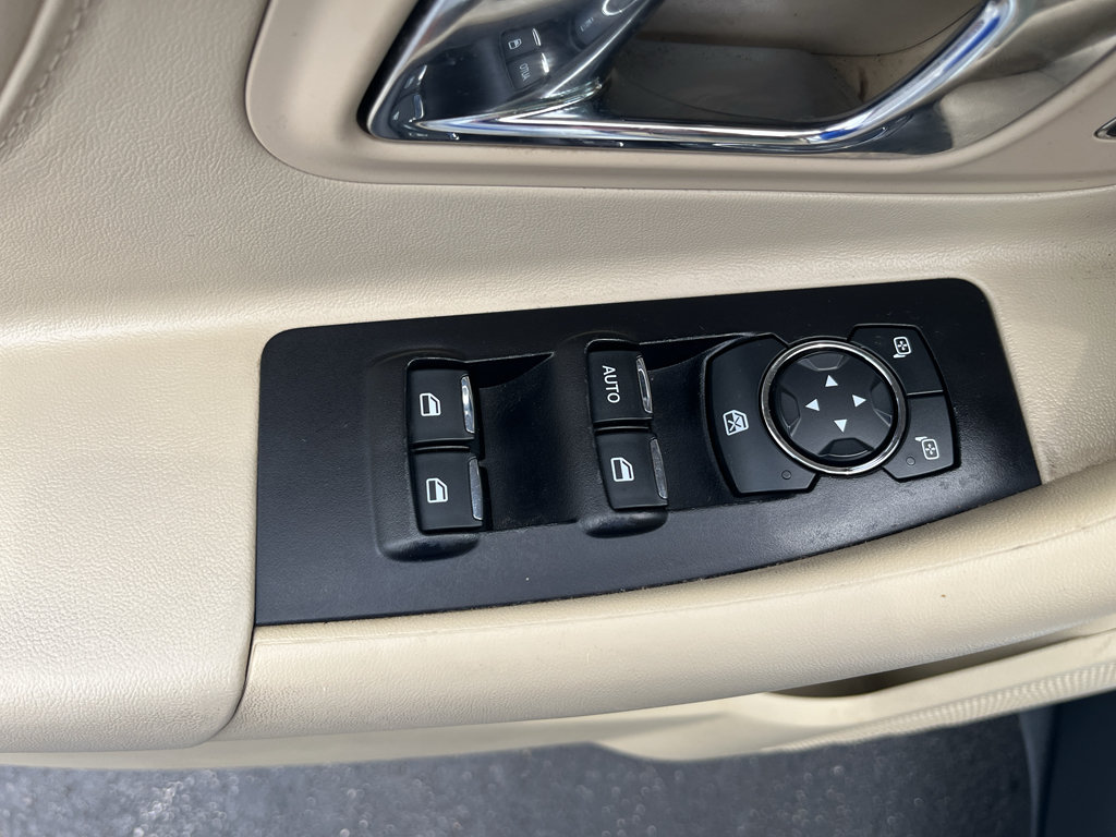 Used 2019 Ford Taurus SE FWD image 18