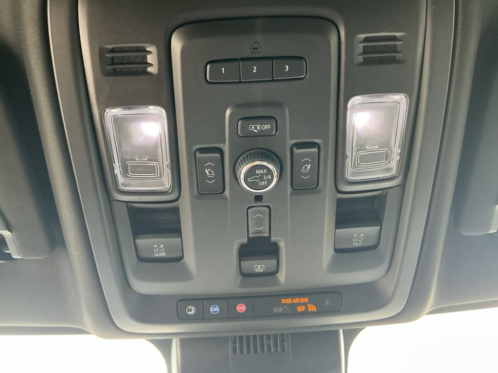 Used 2023 GMC Yukon XL Denali AWD/4WD image 28
