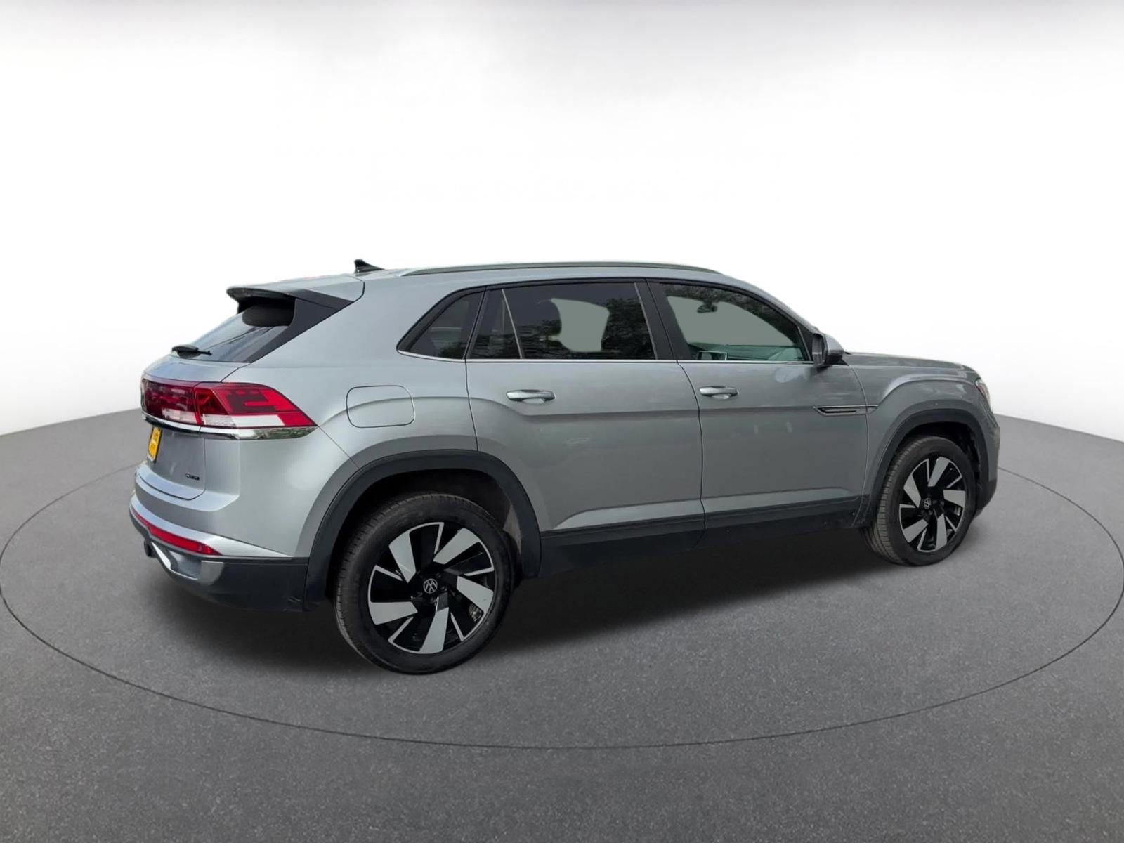 Used 2025 Volkswagen Atlas Cross Sport SE image 15