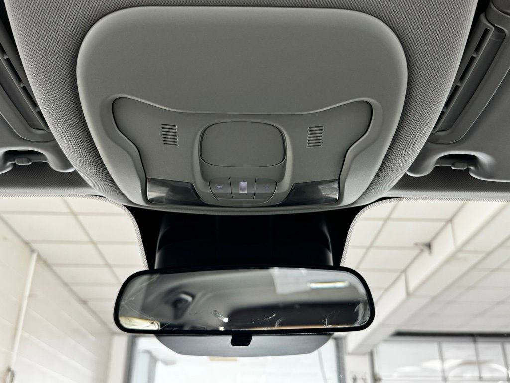 Used 2016 Jeep Renegade Latitude image 19