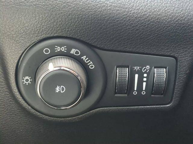 Certified 2024 Jeep Compass Latitude AWD/4WD image 25