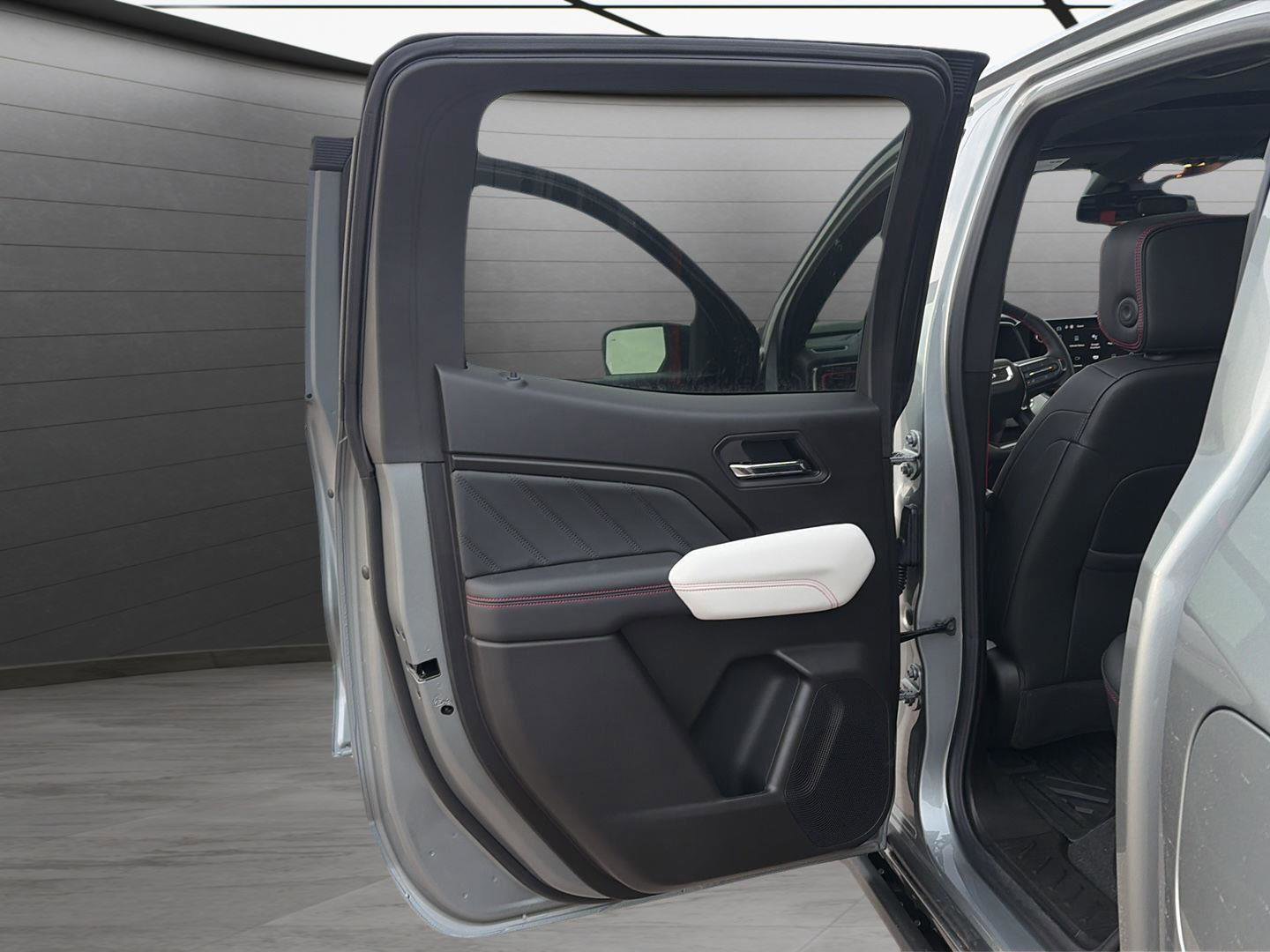 New 2025 GMC Canyon AT4 w/ AT4X AEV Edition image 33