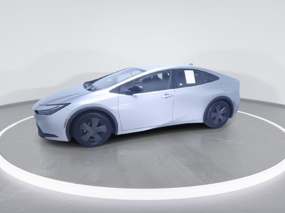 Used 2023 Toyota Prius LE FWD image 5
