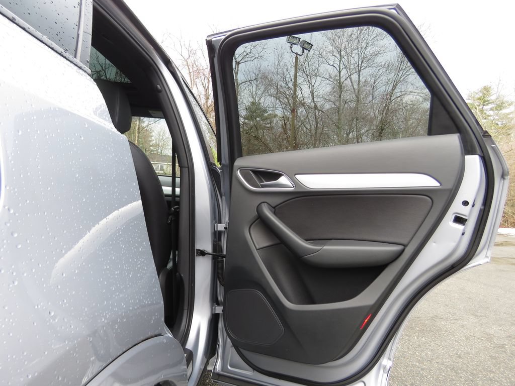 Used 2018 Audi Q3 2.0T Premium w/ Convenience Package AWD/4WD image 15