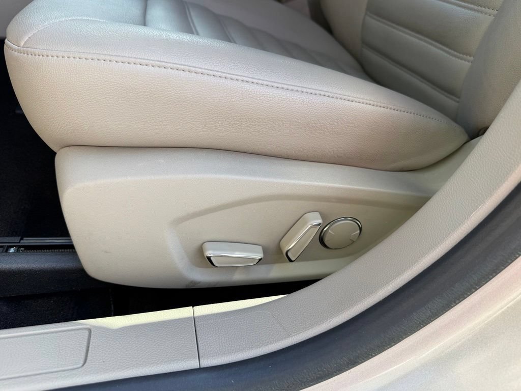 Used 2019 Ford Fusion SEL FWD image 18