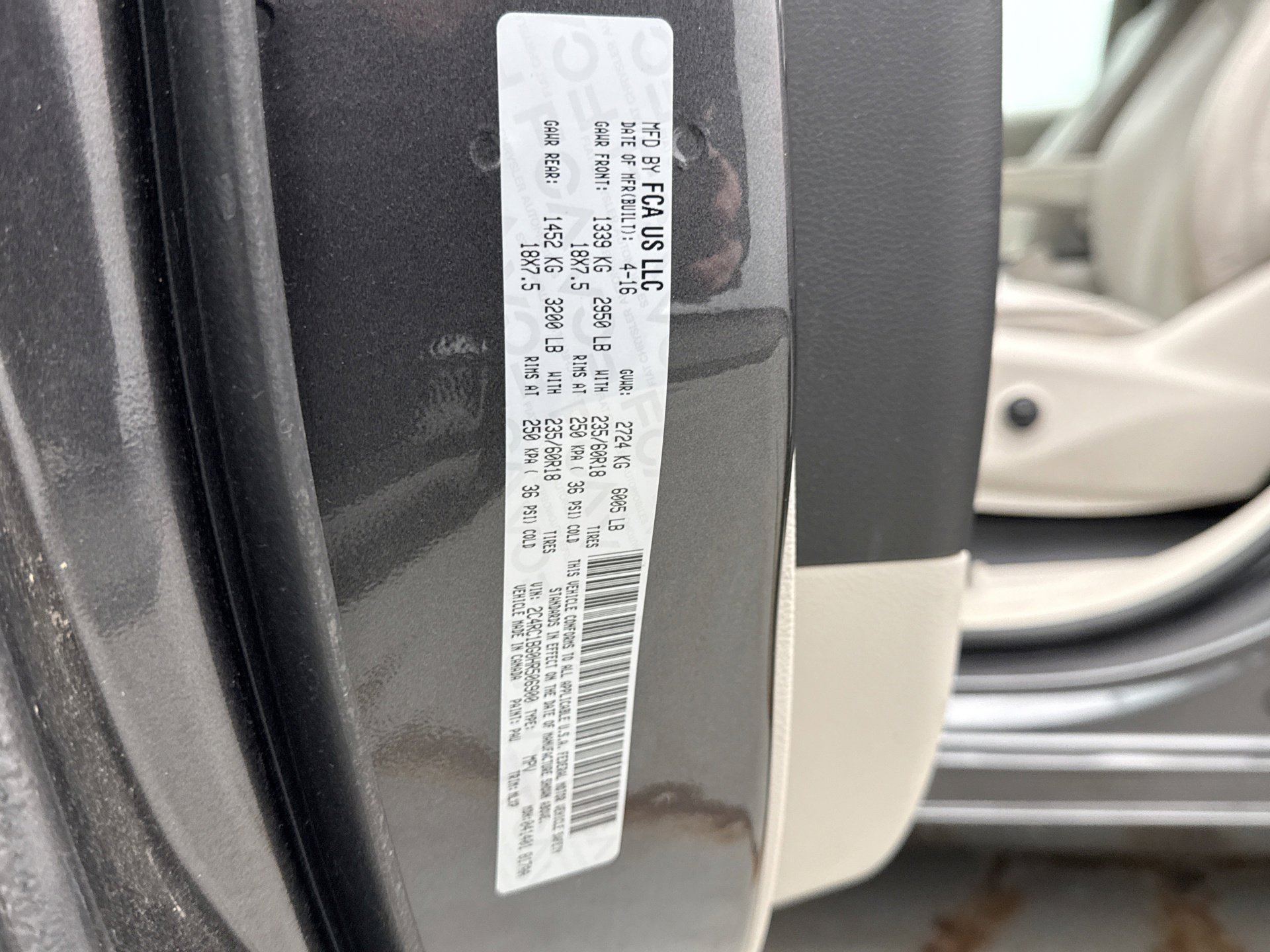 Used 2017 Chrysler Pacifica Touring-L w/ Tire & Wheel Group image 12
