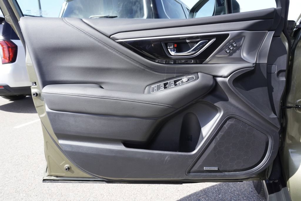 Used 2022 Subaru Outback Limited image 17