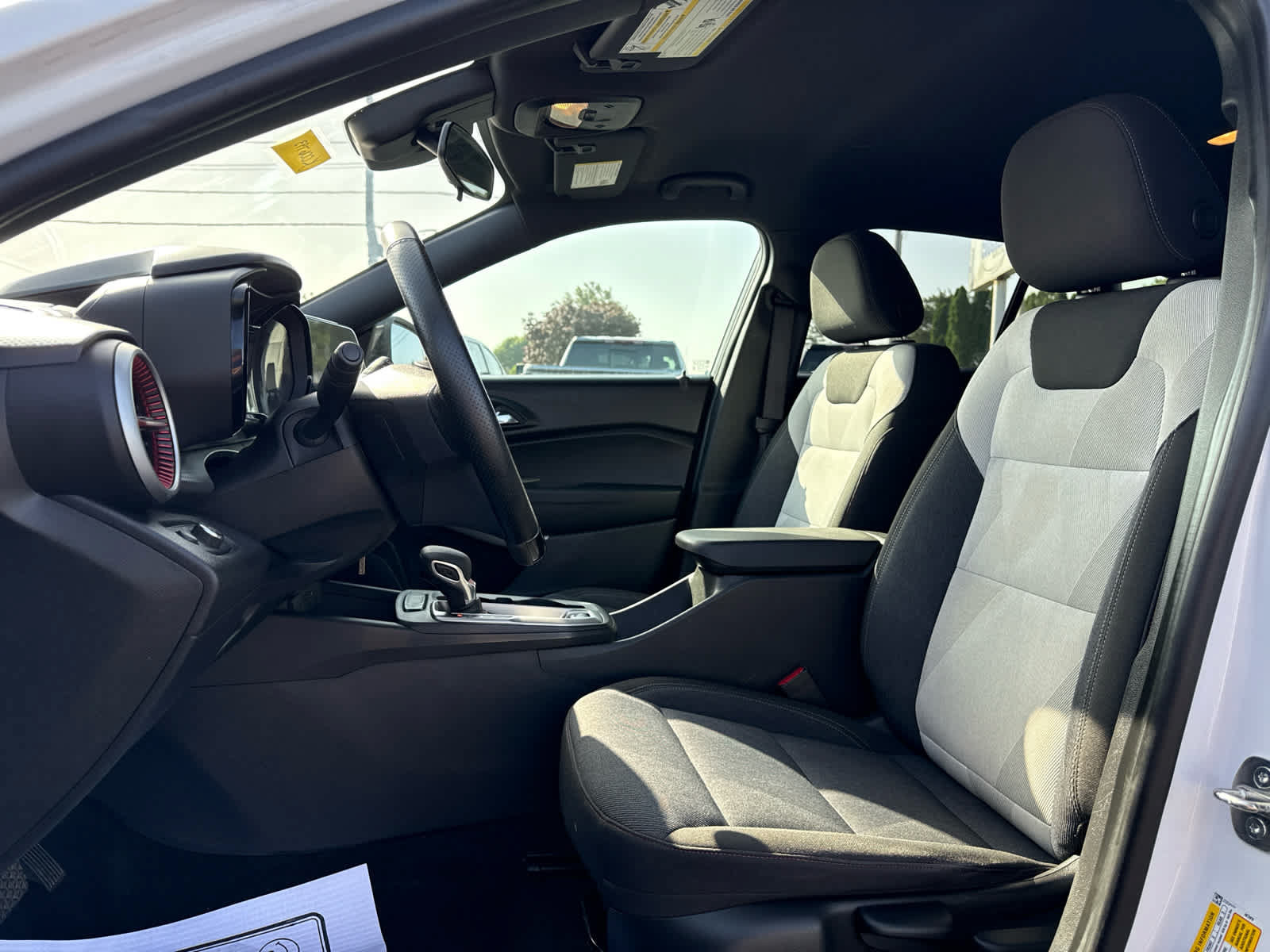 Certified 2024 Chevrolet Trax RS FWD image 11