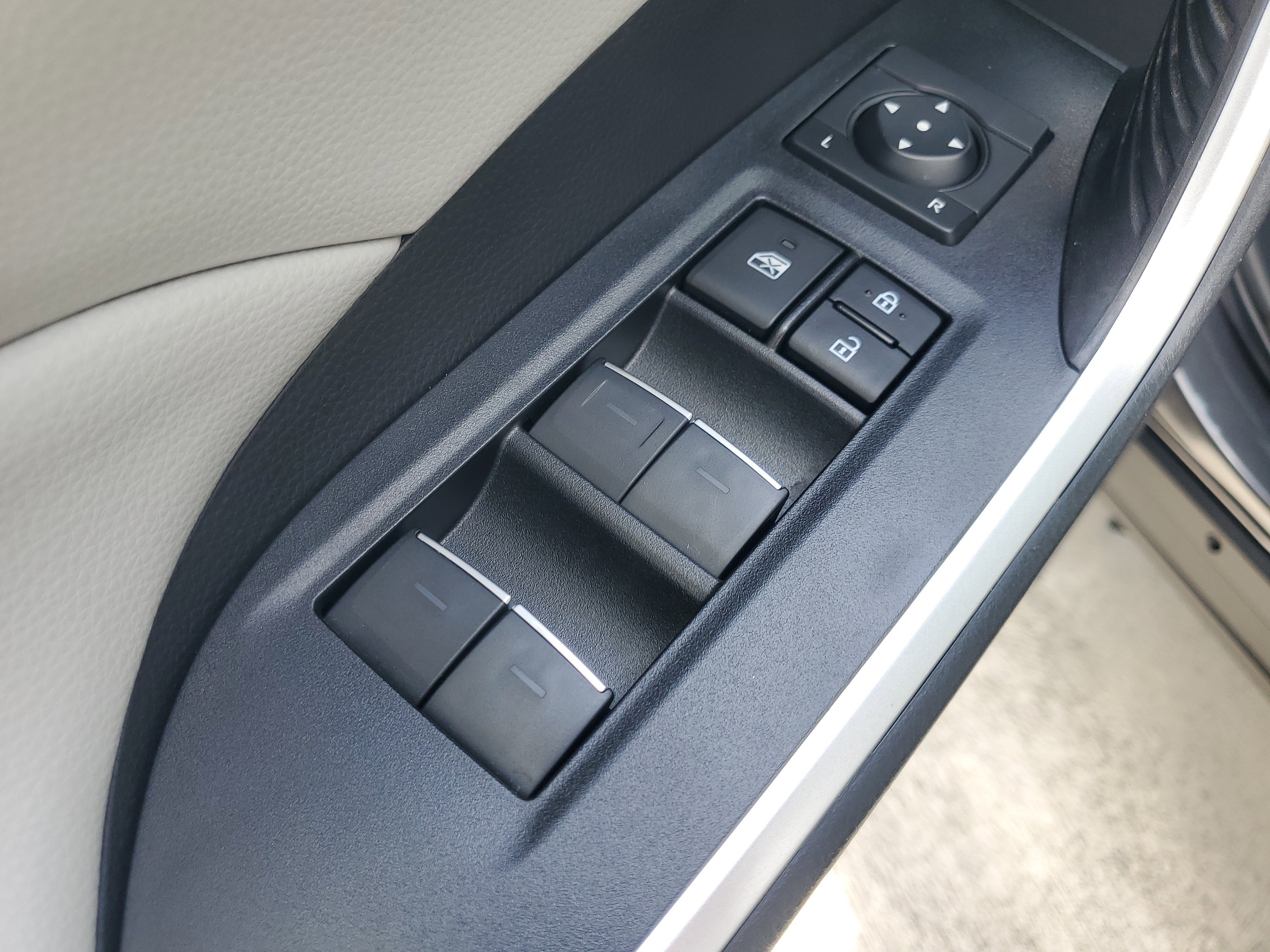 Used 2023 Toyota RAV4 XLE Premium FWD image 20