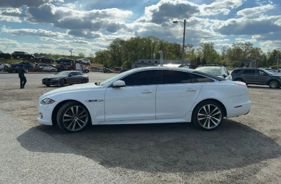 Used 2017 Jaguar XJ R-Sport AWD/4WD image 2