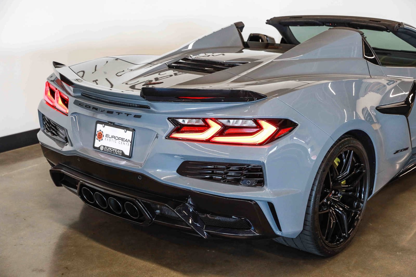 Used 2024 Chevrolet Corvette Z06 w/ Battery Protection Package RWD image 23