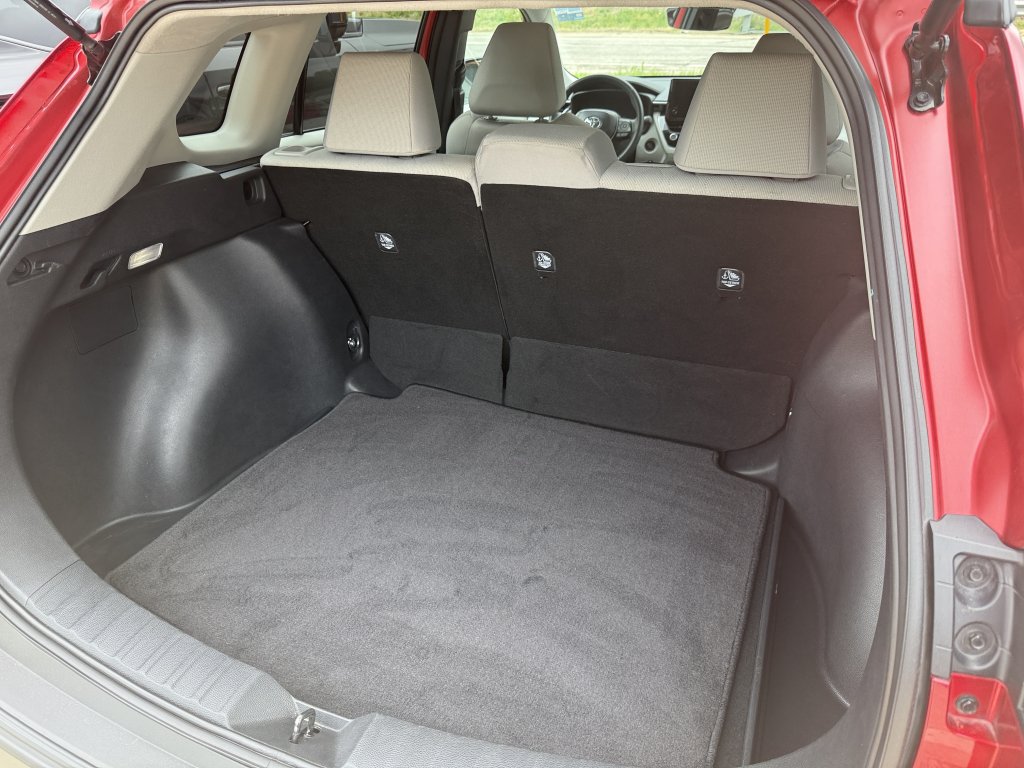 Used 2026 Toyota Corolla Cross LE FWD image 28