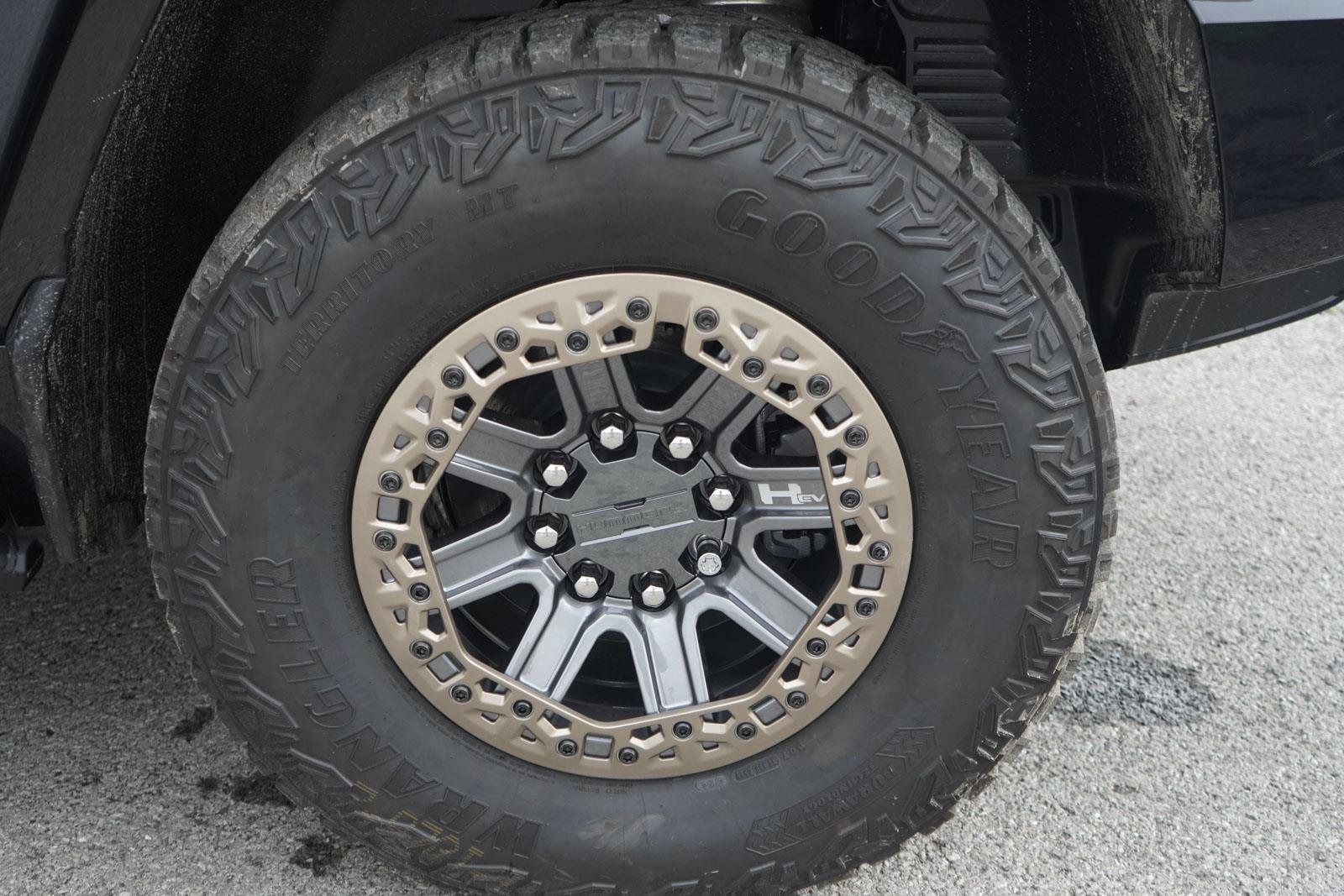 New 2025 GMC Hummer EV 2X w/ Extreme Off-Road Package image 11