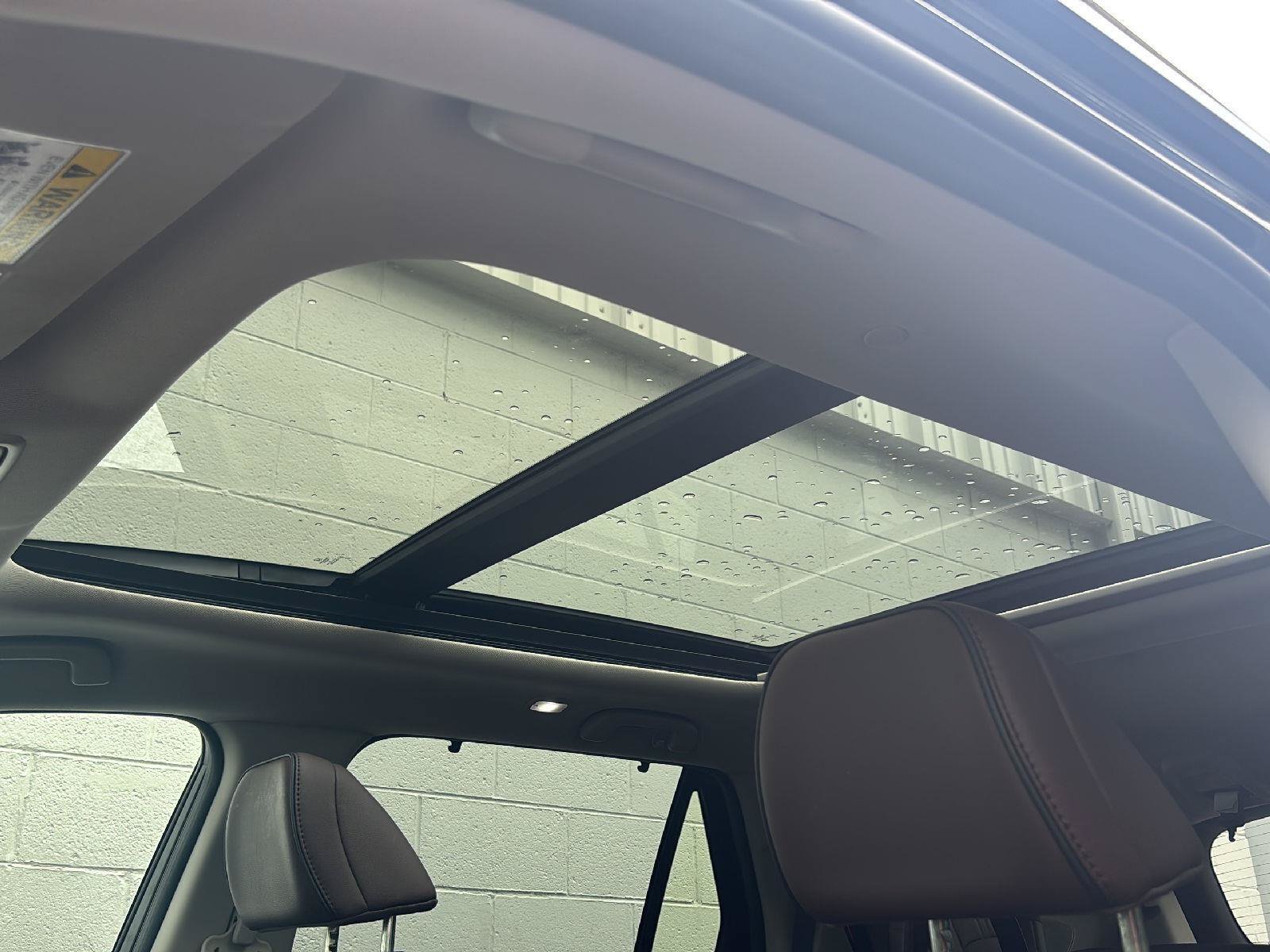 Used 2025 Honda Pilot Elite image 18