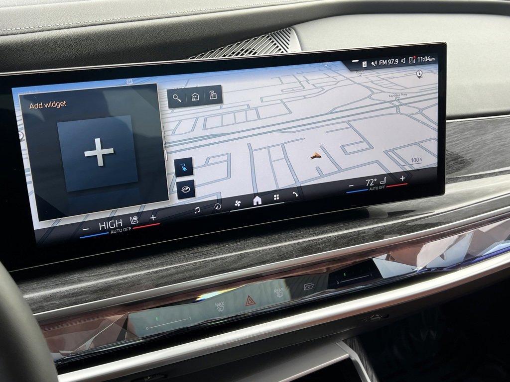 Used 2024 BMW i7 xDrive60 w/ Executive Package image 29