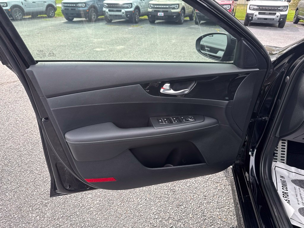 Used 2023 Kia Forte GT-Line w/ GT-Line Technology Package FWD image 29