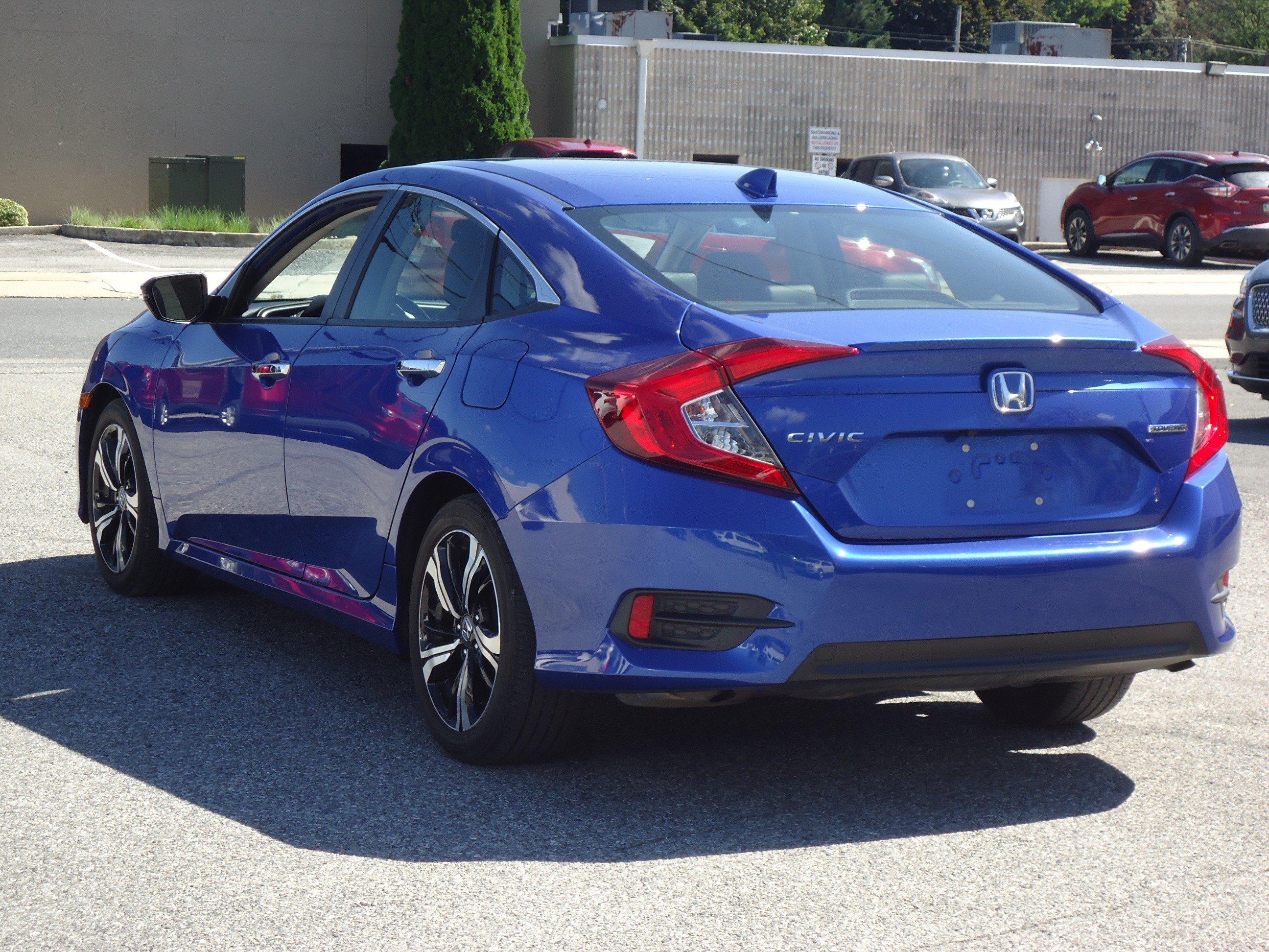 Used 2018 Honda Civic Touring image 5