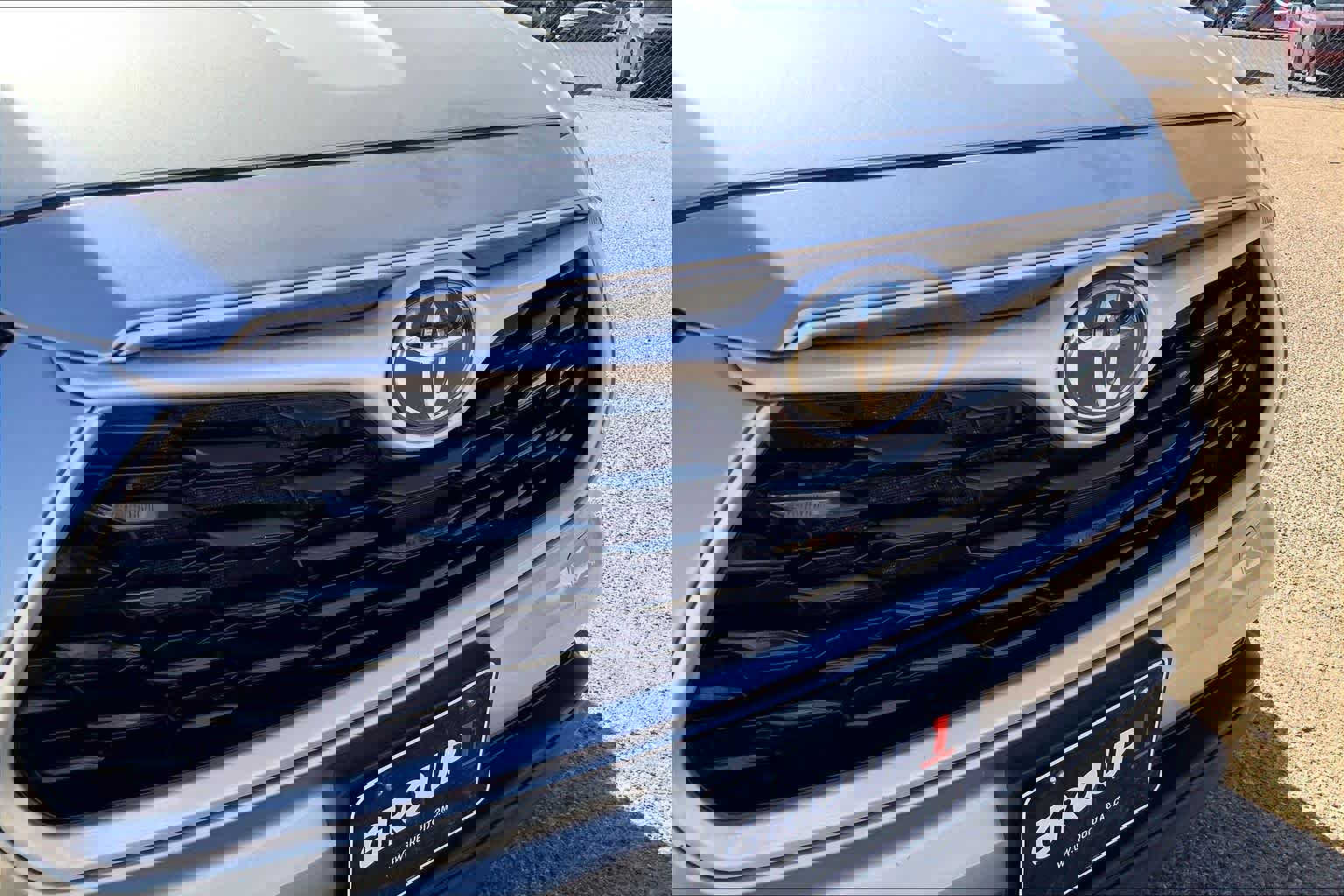 Used 2023 Toyota Highlander XLE image 37