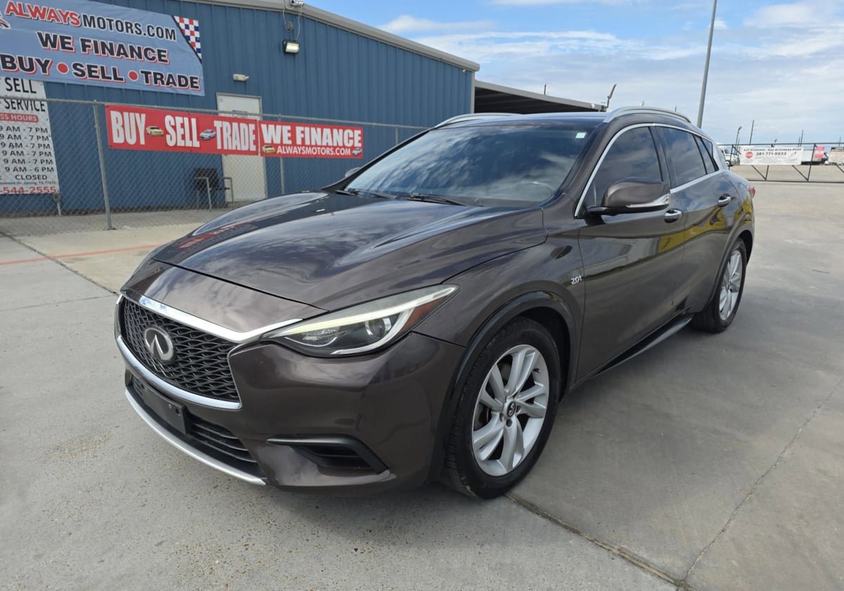 Used 2019 INFINITI QX30 FWD image 3