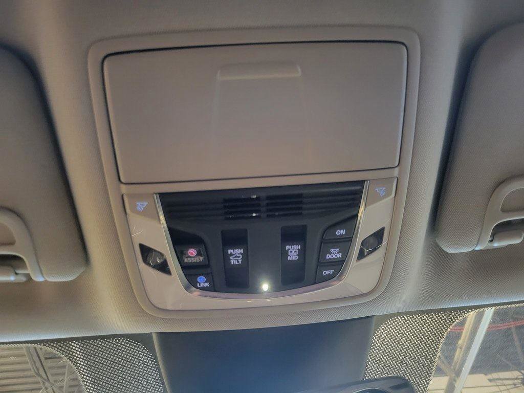 Used 2023 Acura MDX SH-AWD w/ Advance Package image 21