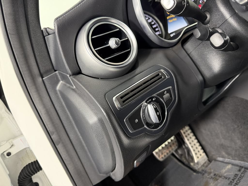 Used 2015 Mercedes-Benz C 300 4MATIC Sedan image 40