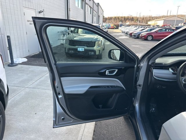 Used 2022 Jeep Compass Limited image 26