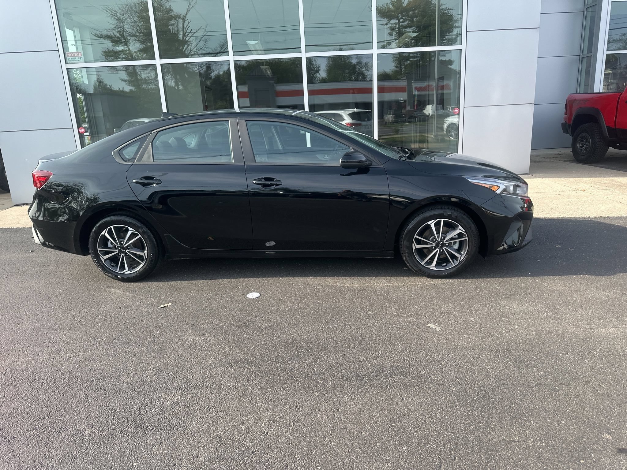 Used 2024 Kia Forte LXS FWD image 2