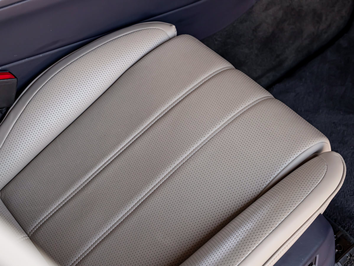 Certified 2024 Bentley Bentayga AWD/4WD image 34