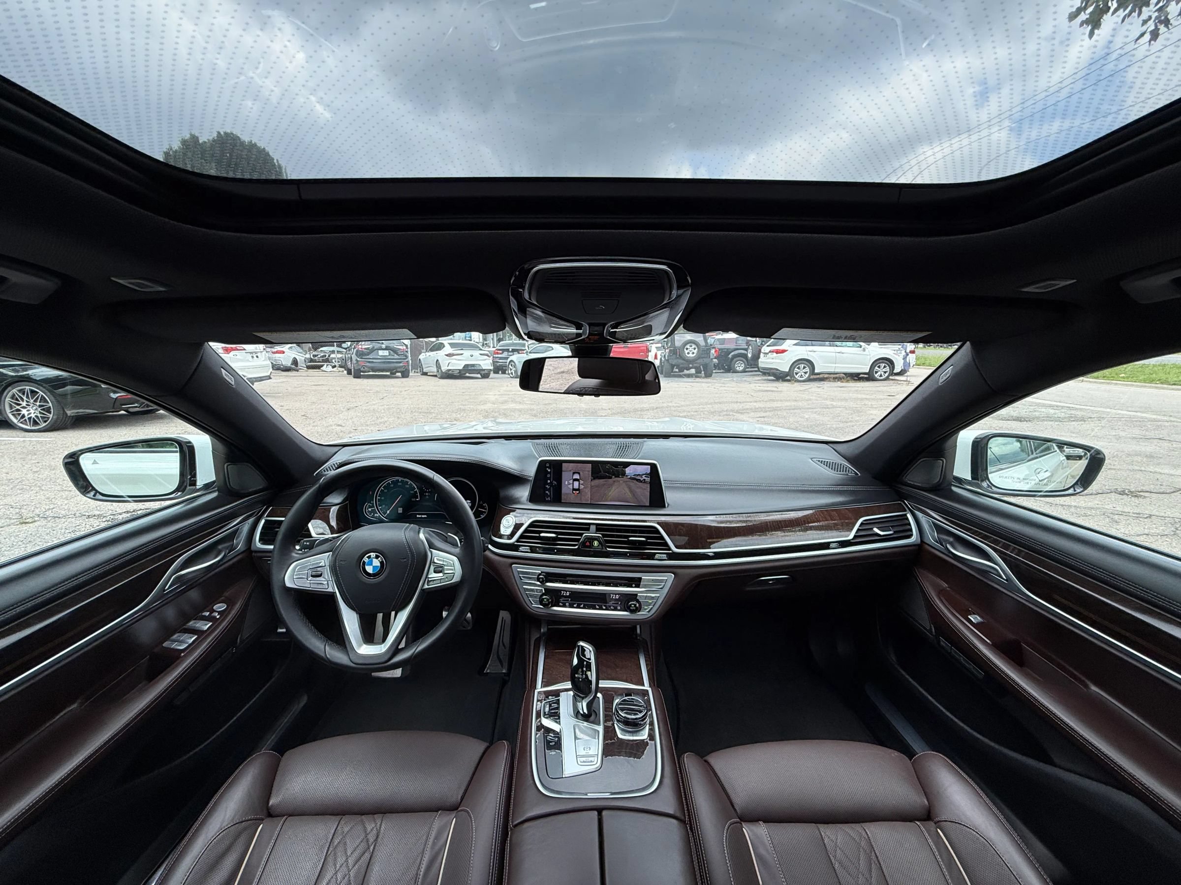 Used 2017 BMW 750i RWD image 15