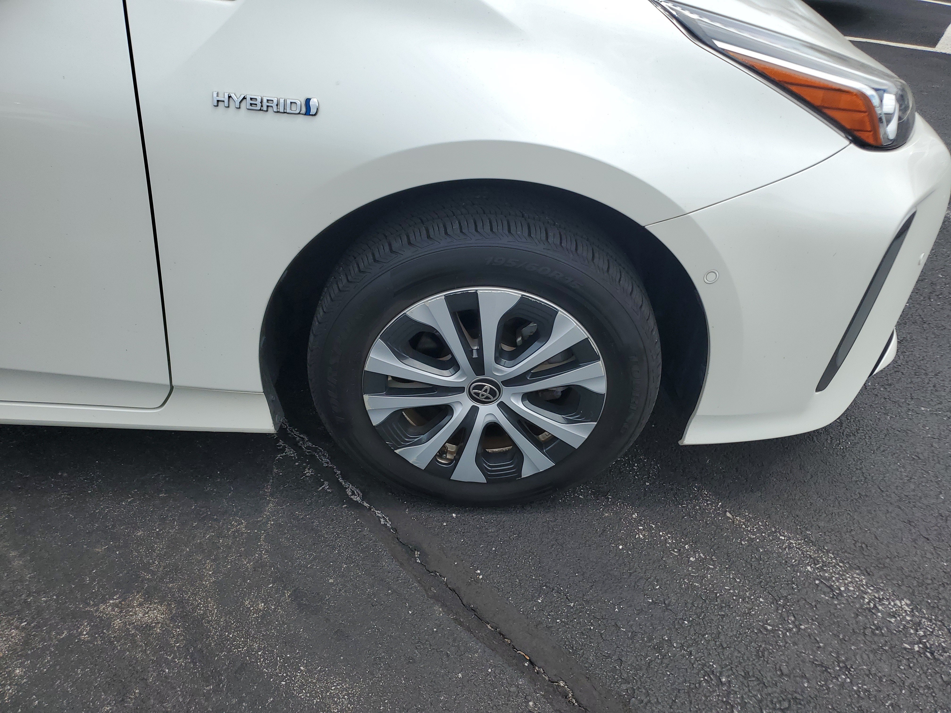 Used 2019 Toyota Prius XLE AWD/4WD image 5
