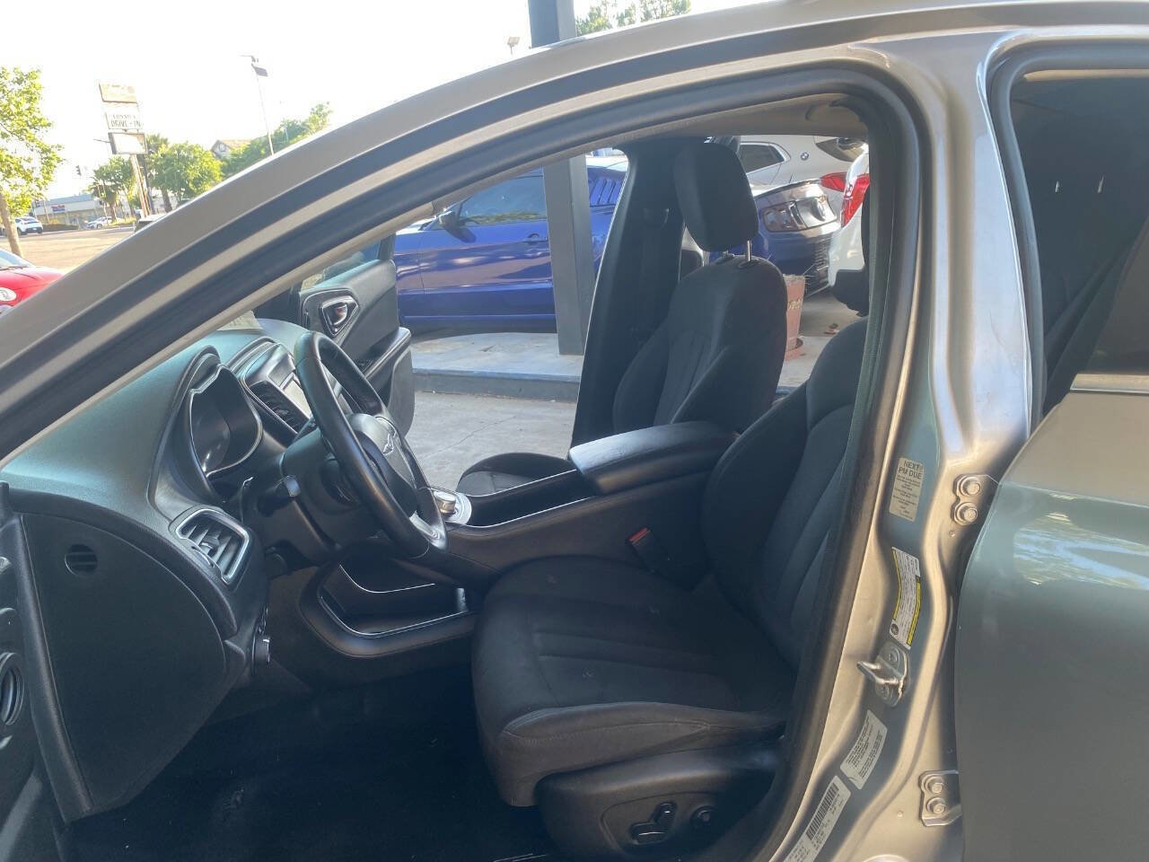 Used 2016 Chrysler 200 Limited w/ Convenience Group FWD image 10