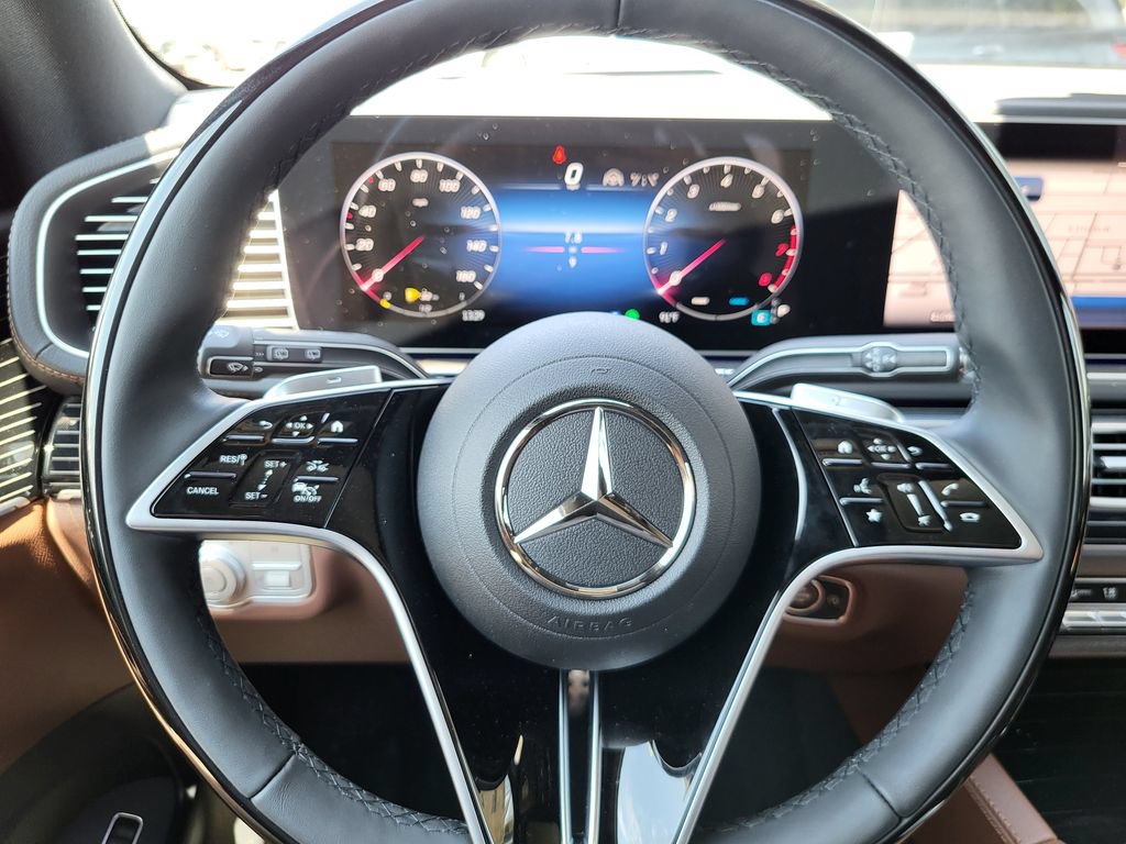 Used 2025 Mercedes-Benz GLS 450 4MATIC image 22