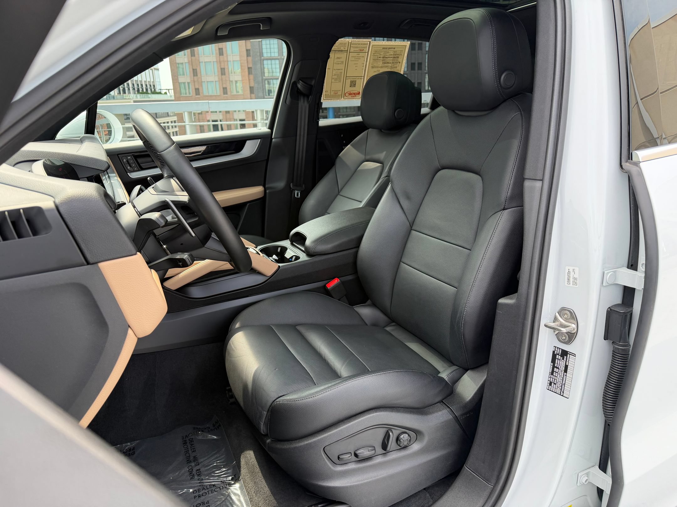 Certified 2024 Porsche Cayenne AWD/4WD image 5