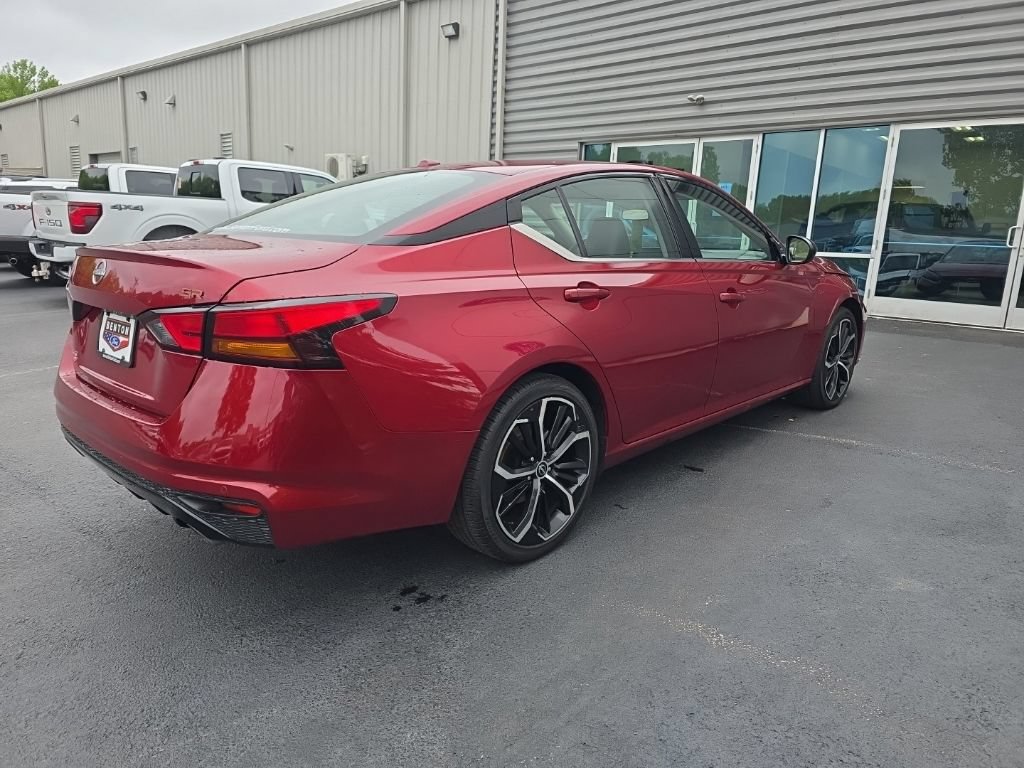 Used 2023 Nissan Altima 2.5 SR FWD image 6