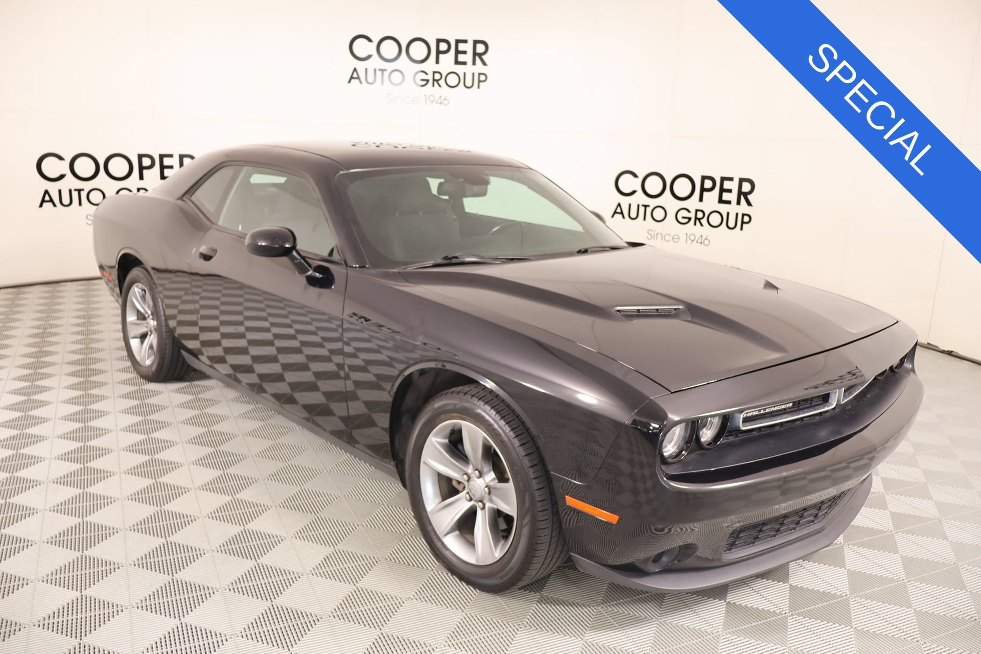 Used 2016 Dodge Challenger SXT
