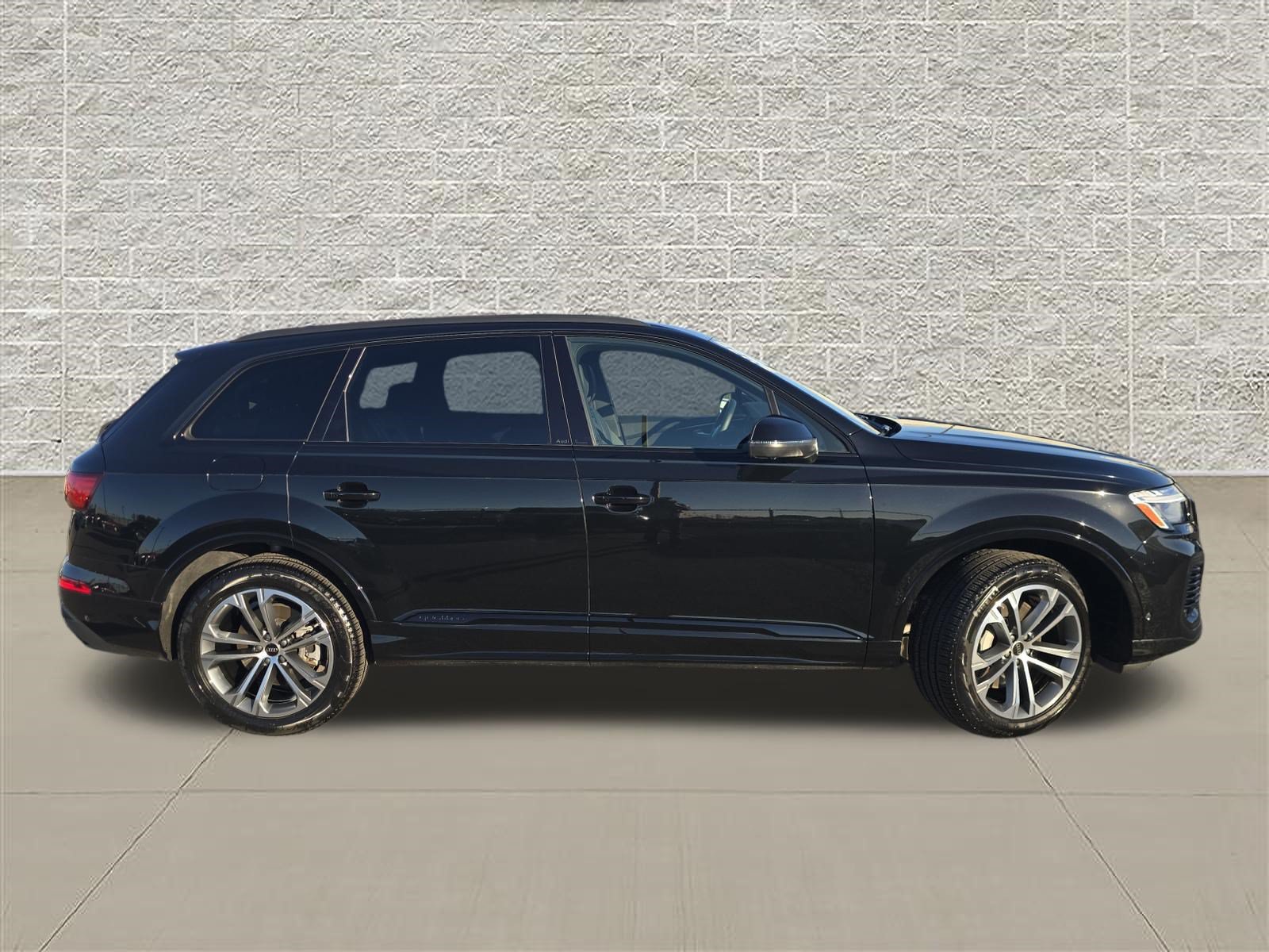 Certified 2026 Audi Q7 2.0T Premium AWD/4WD image 8