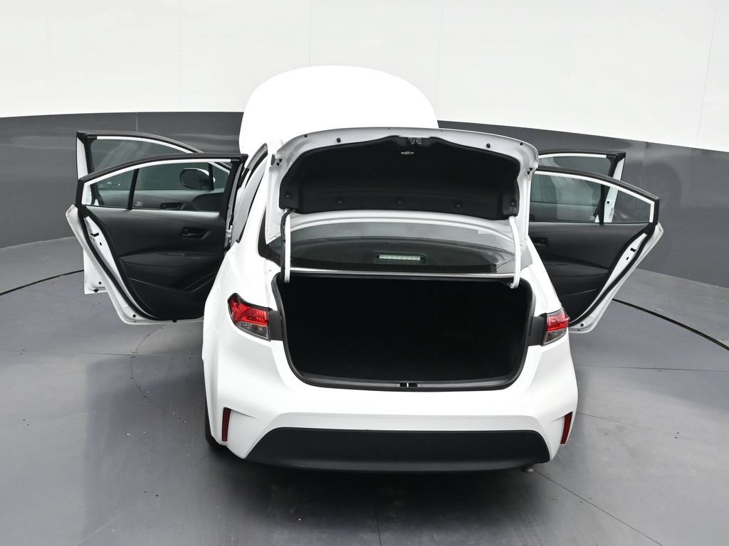 Used 2023 Toyota Corolla LE FWD image 40