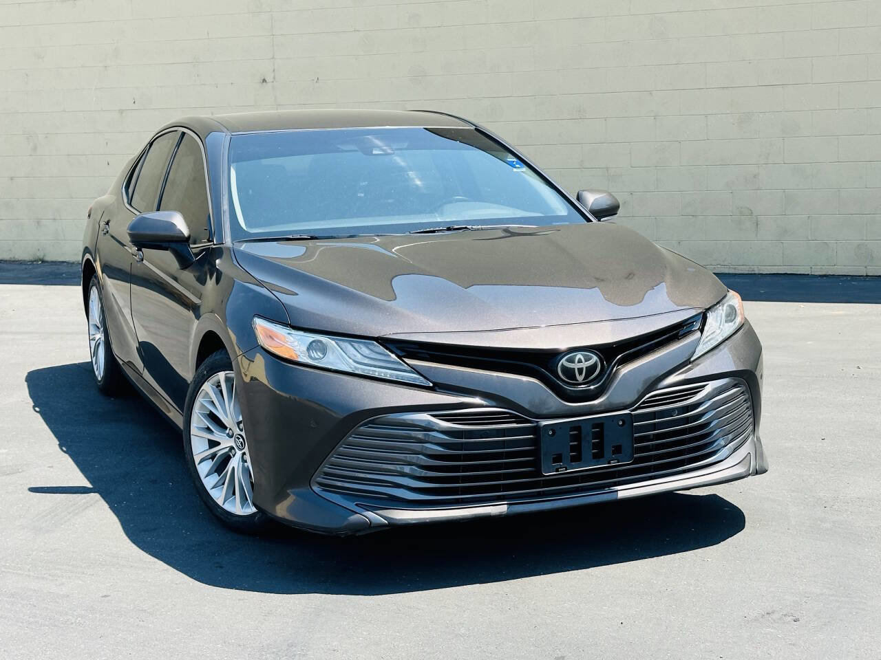 Used 2018 Toyota Camry XLE image 1