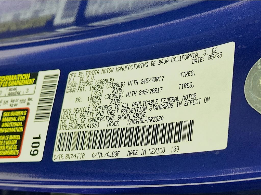 Certified 2025 Toyota Tacoma SR5 image 31