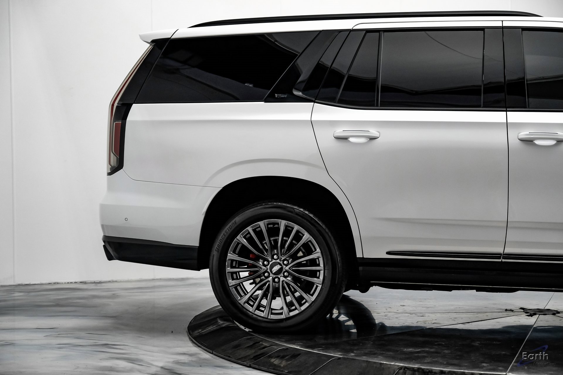 Used 2023 Cadillac Escalade V image 17