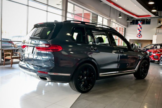 Used 2022 BMW X7 xDrive40i w/ Premium Package image 4