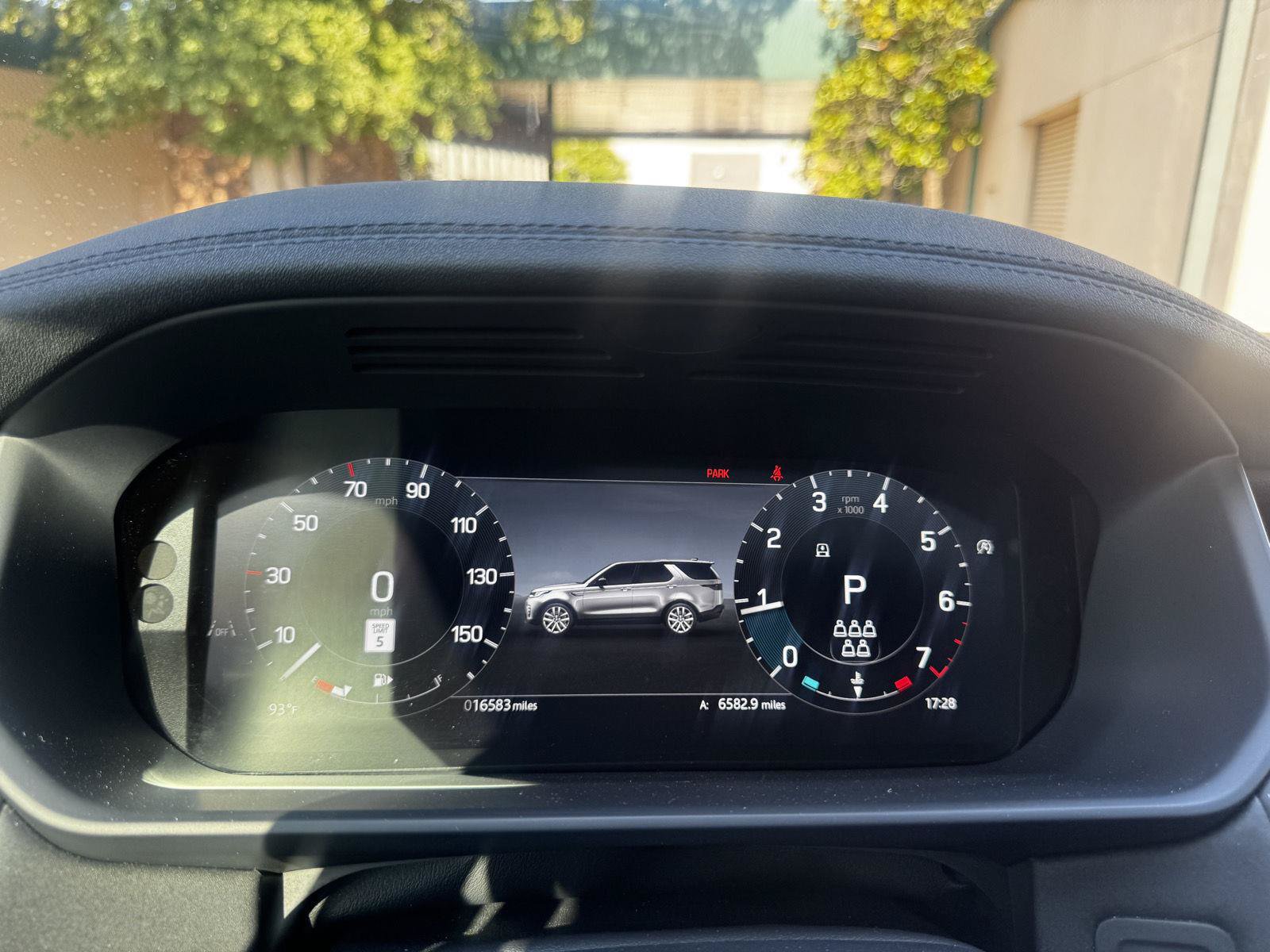 Certified 2025 Land Rover Discovery S AWD/4WD image 16